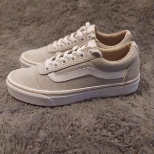 Vans Women's Size 6.5 Cream Athletic Shoes